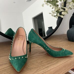 CHRISTIAN LOUBOUTIN Anjalina green Suede Pumps